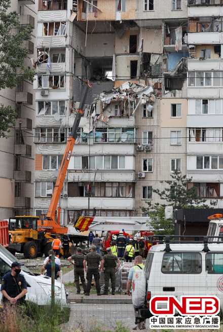 乌克兰首都一居民楼爆炸 至少2人死亡