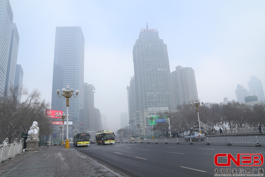 新疆乌鲁木齐迎来大雾天气