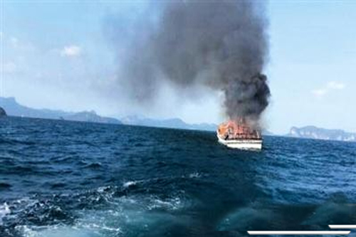 泰国游轮爆炸实况