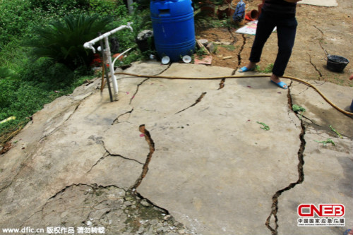 进入4月以来，广西玉林市福绵管理区新桥镇部分村屯发生严重地陷