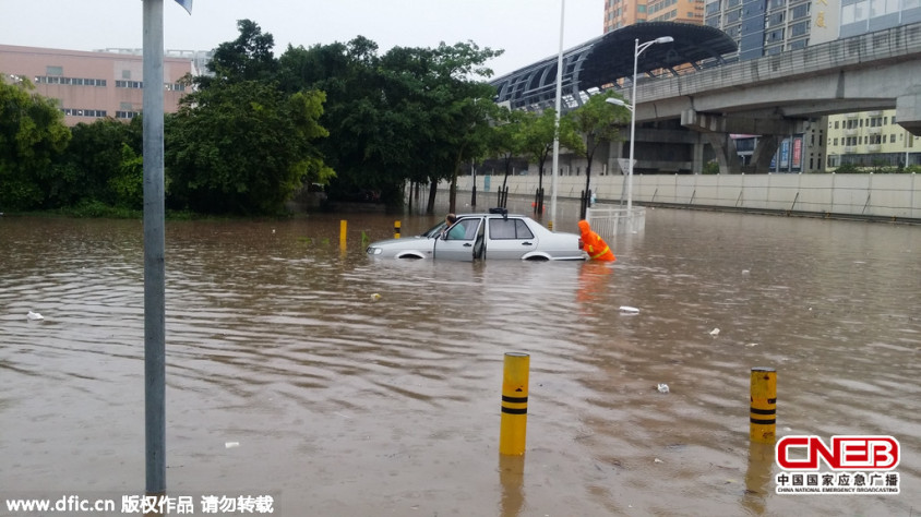 圖為車輛被困