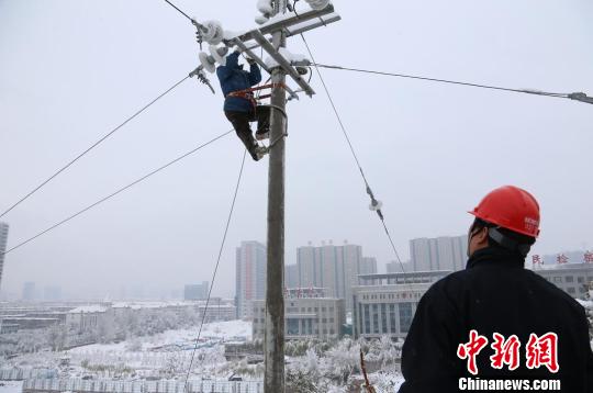 张家口暴雪导致供电受阻现已全部恢复通电