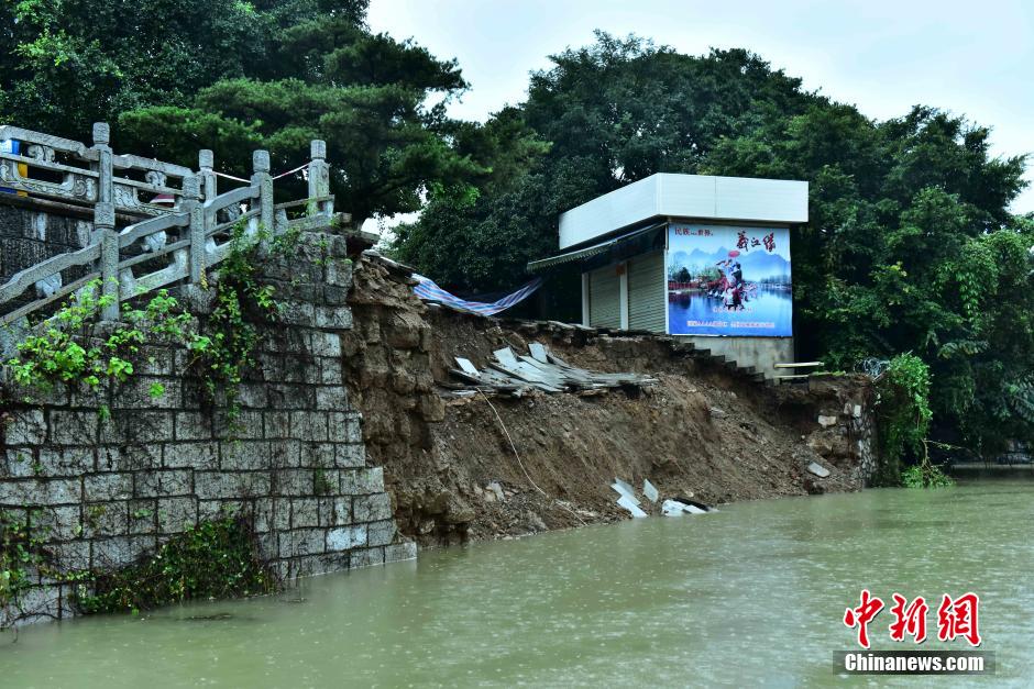 河堤塌方地點