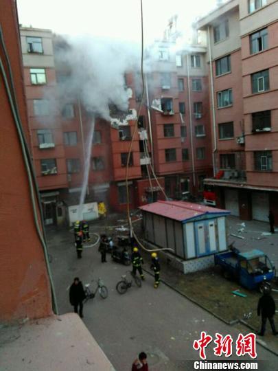 黑龙江佳木斯一民宅燃气爆炸致2伤原因待查