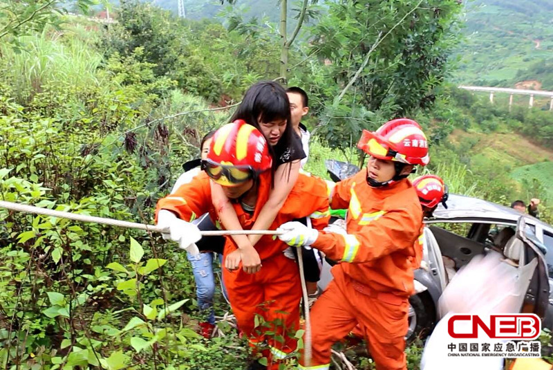 区际人口牵引_山东多地遭遇大雾天气 聊城两辆大挂车迎面相撞